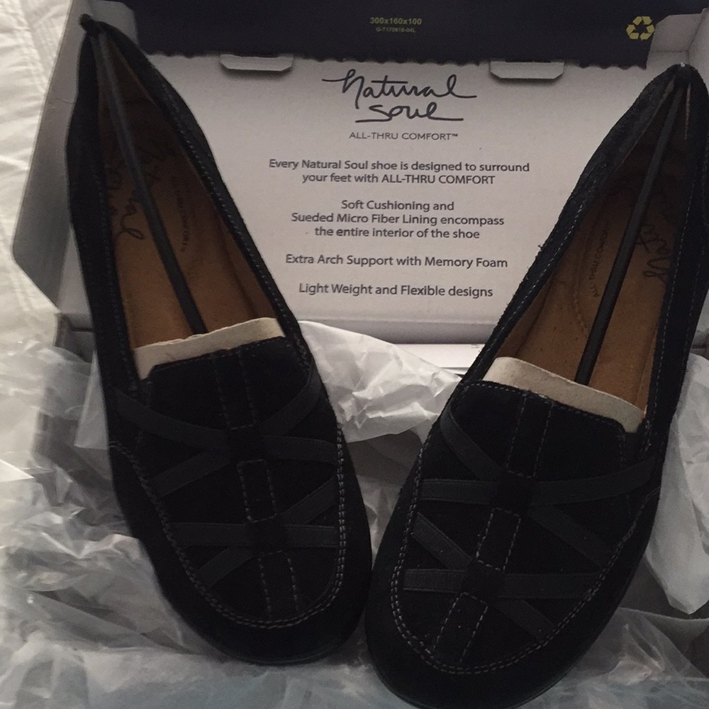 Natural Soul slip on shoe